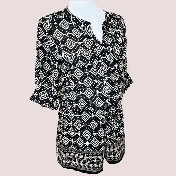 NWT Aqua Women's Aztec Geo Print Split Neck Roll-Tab Sleeve Romper XS - Picture 15 of 15